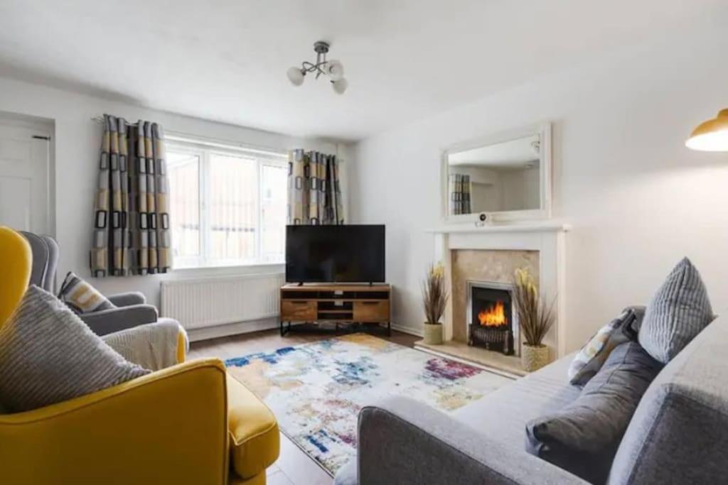 New Build House Near Trafford Centre With Drive Villa Manchester Buitenkant foto